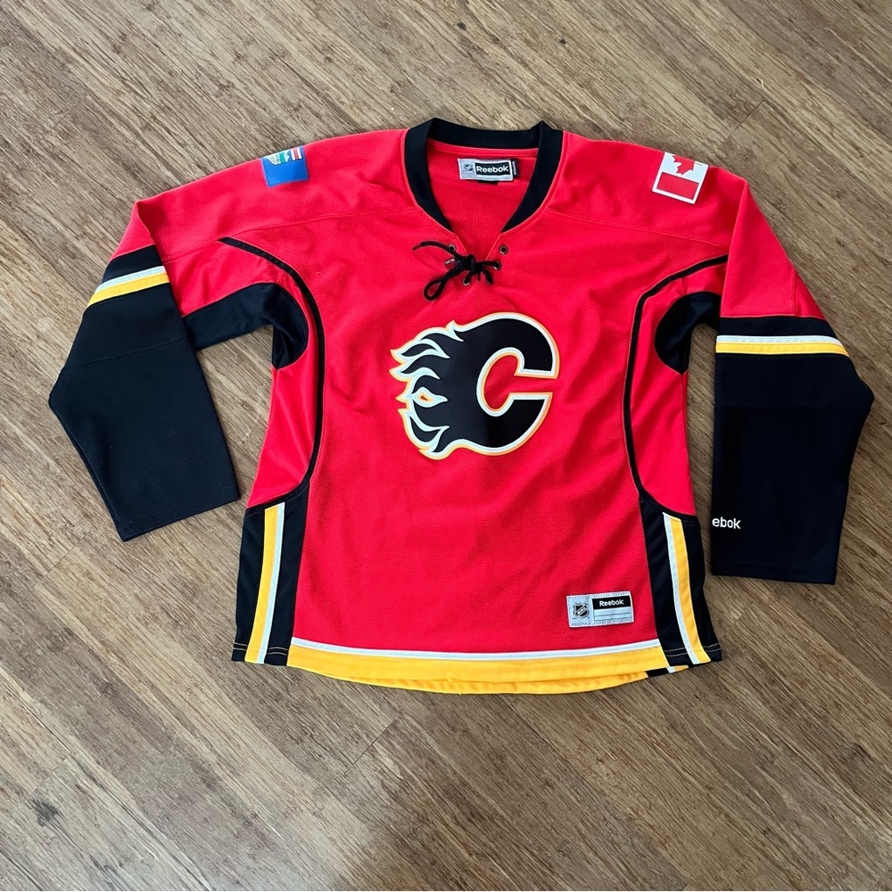 Women's Calgary Flames Reebok Red Premier Jersey, Sz XL